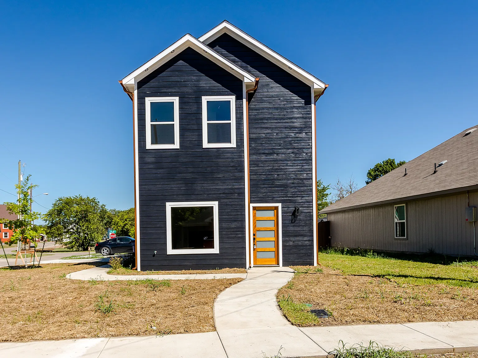 3 bed, 2.5 bath, 1500 sqft, $2,200 — Photo 1