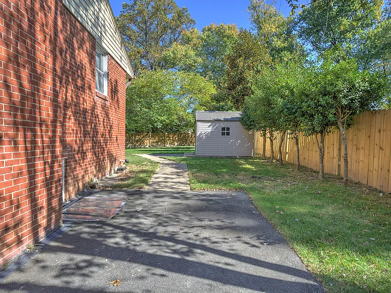 4227 University Dr — Photo 36
