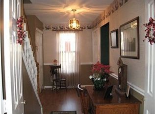 19 Avignon Dr, Newark, DE 19702