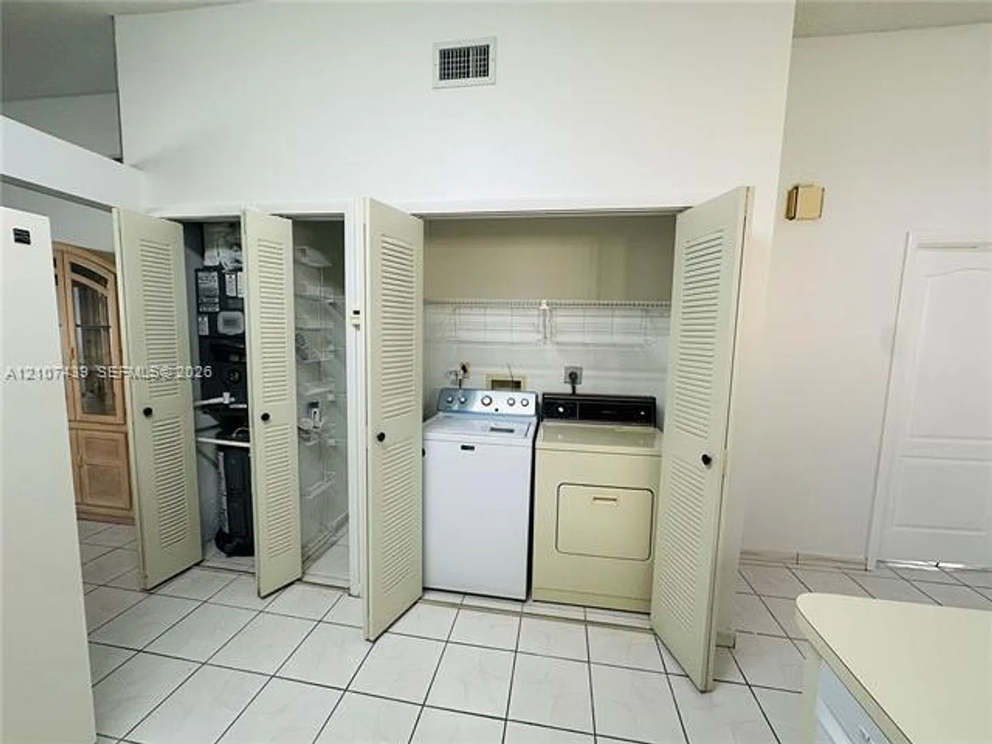 2549 W 73rd Pl # 2549, Hialeah, FL 33016 — Photo 3
