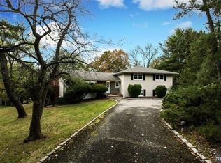 96 Hillside Ave, Livingston, NJ 07039