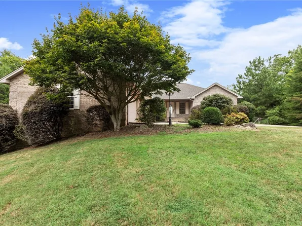 251 Woodall Mountain Rd, Pickens, SC 29671