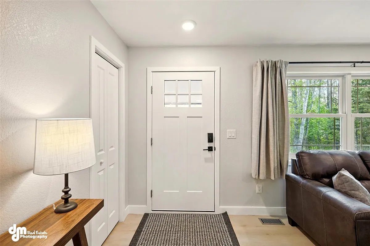 2 bed, 1104 sqft, $3,200 — Photo 2