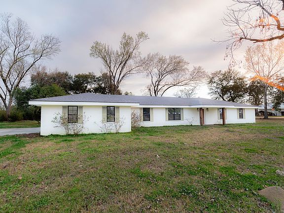 3rd image of 319 Ford St