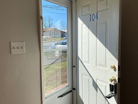 2nd image of 104 Clinton St