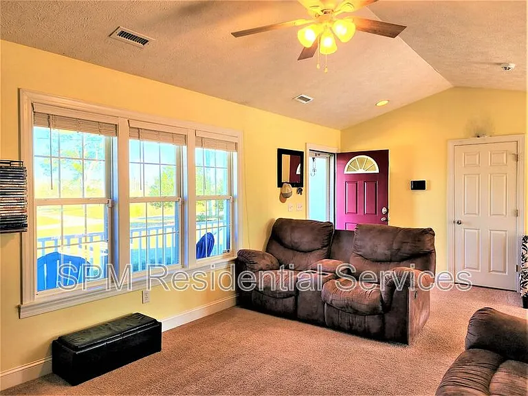 2922 Sloop Point Loop Rd — Photo 2