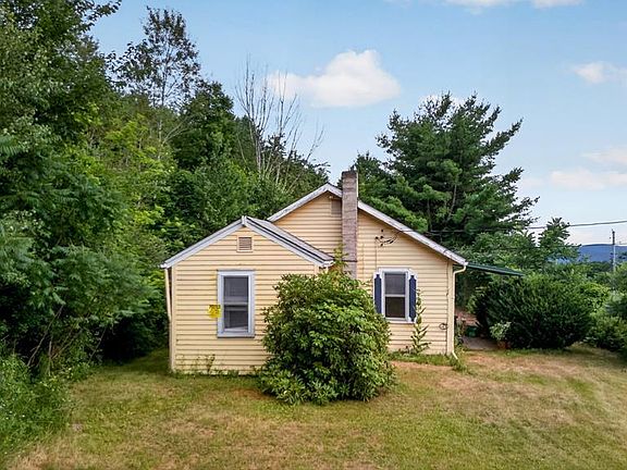 2nd image of 384 Oak Hill Rd