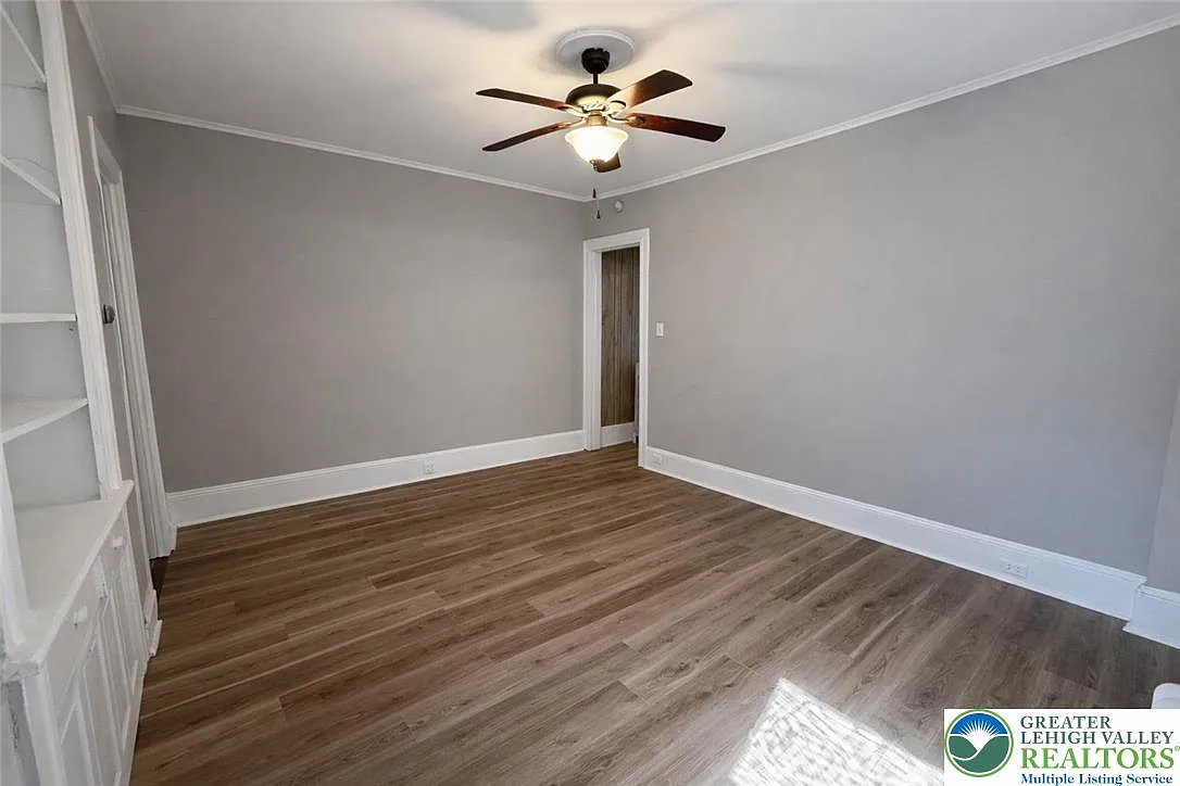 5 bed, 1.5 bath, 2006 sqft, $1,500 — Photo 3