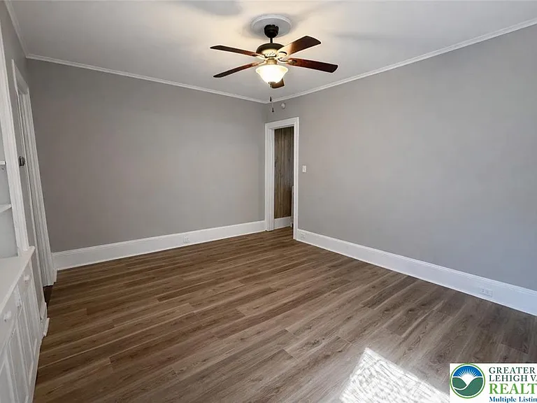 517 W Norwegian St — Photo 3