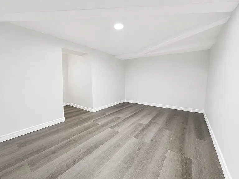 1207 E 55th St #2 — Photo 12