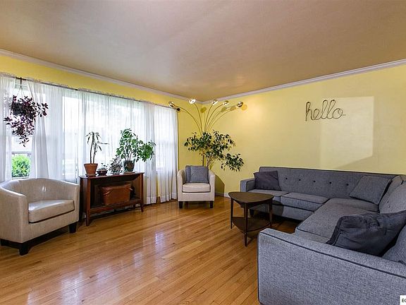 3rd image of 2635 Mesa Dr