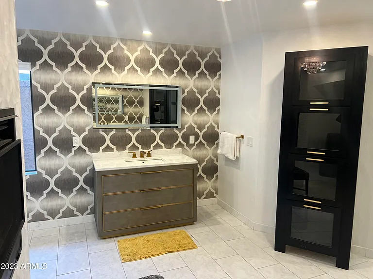 4450 E Camelback Rd #1 — Photo 59