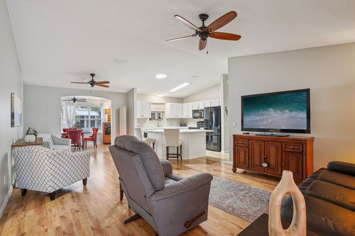 next background image