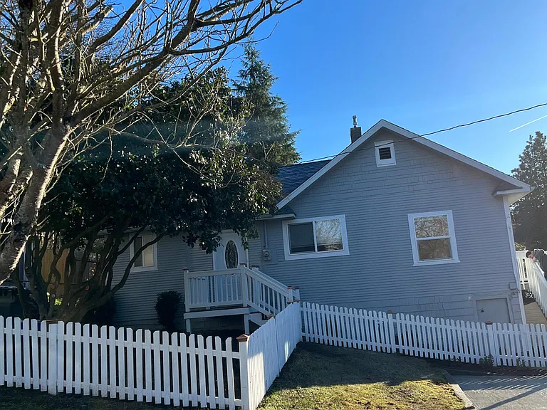 4805 Glenwood Ave — Photo 2