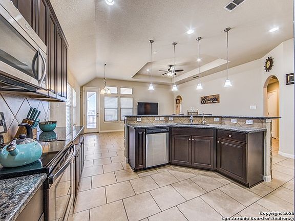 3rd image of 13414 Leeward Ln