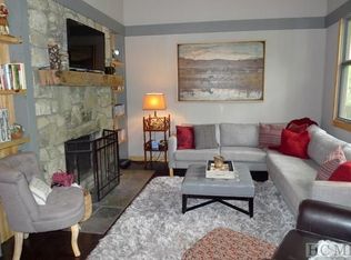 69-10 Chatterbox Way #A, Sapphire, NC 28774
