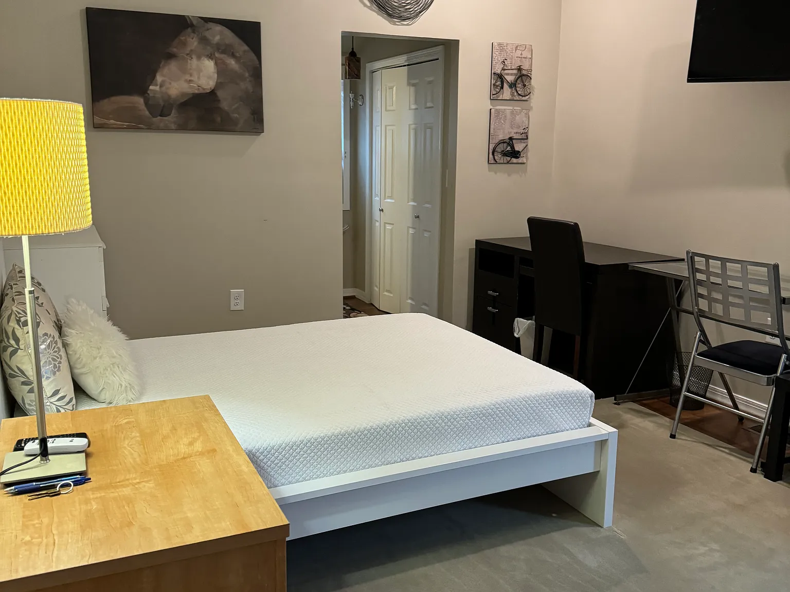 1 bed, 325 sqft, $1,050 — Photo 3