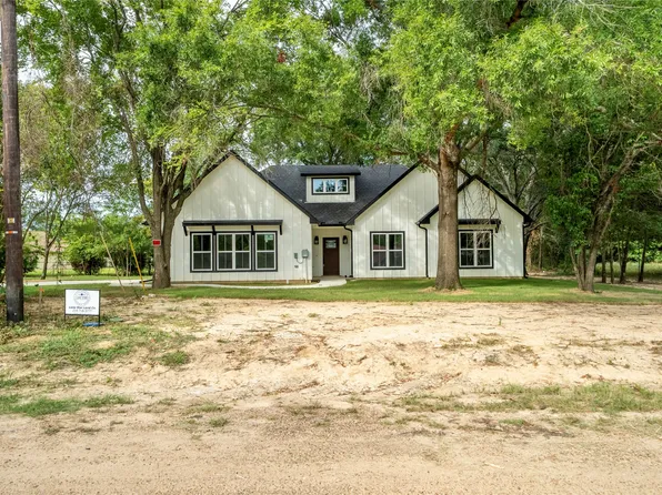 111 Lindy Lee Ln, Mabank, TX 75156