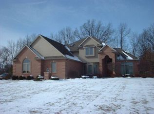 3038 Indian Hill Dr, Lima, OH 45806