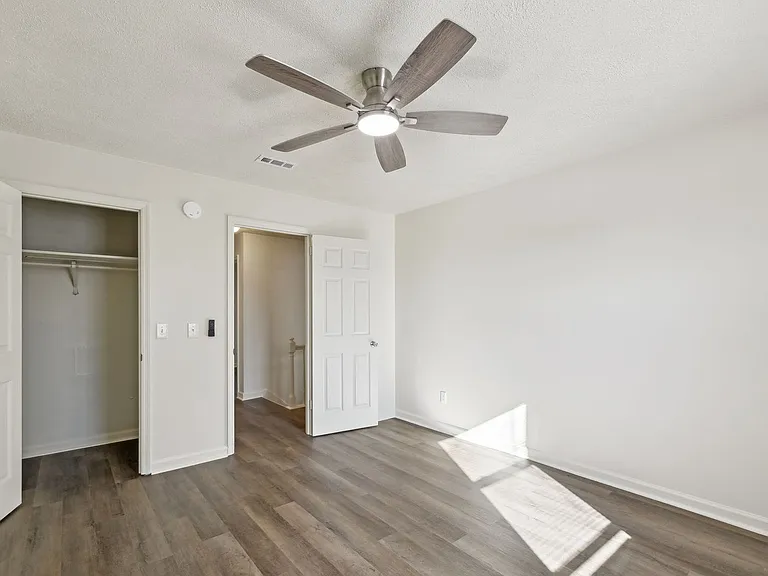 1421 Huntington Dr — Photo 22
