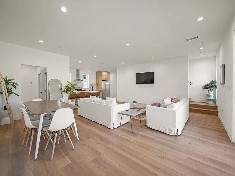 13694 Erwin St #2 — Photo 4