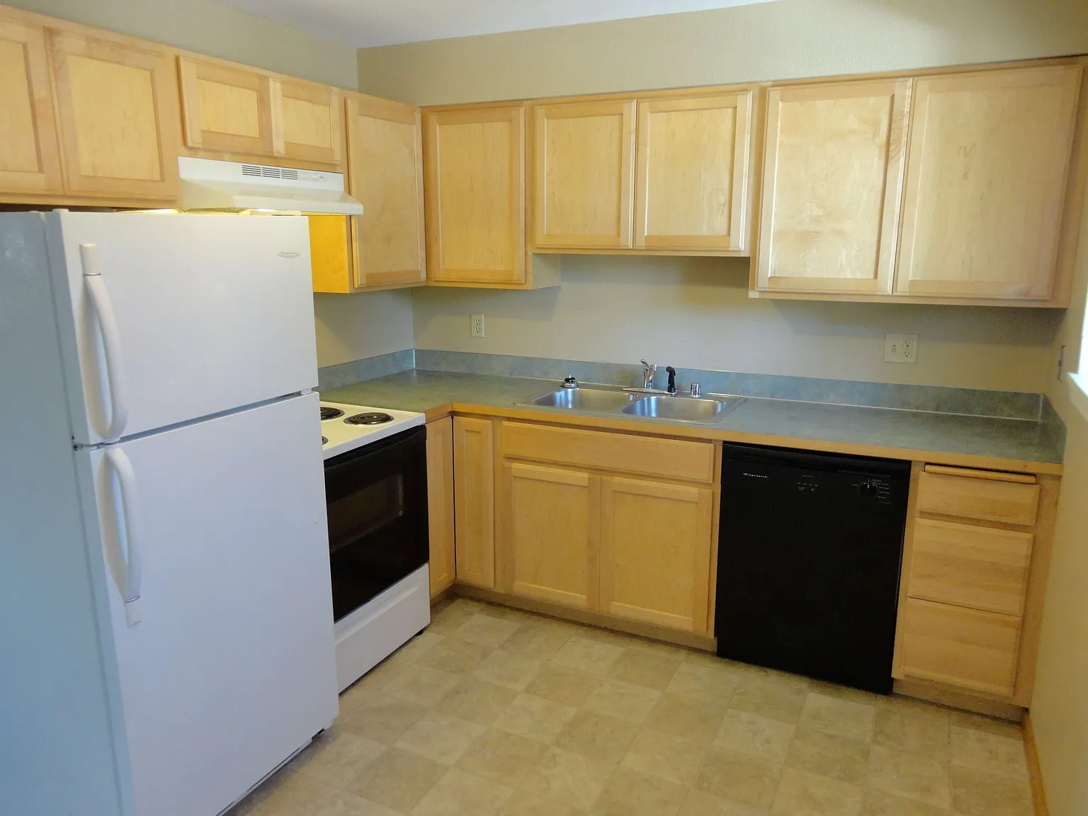 24th Street Apartments — Photo 3