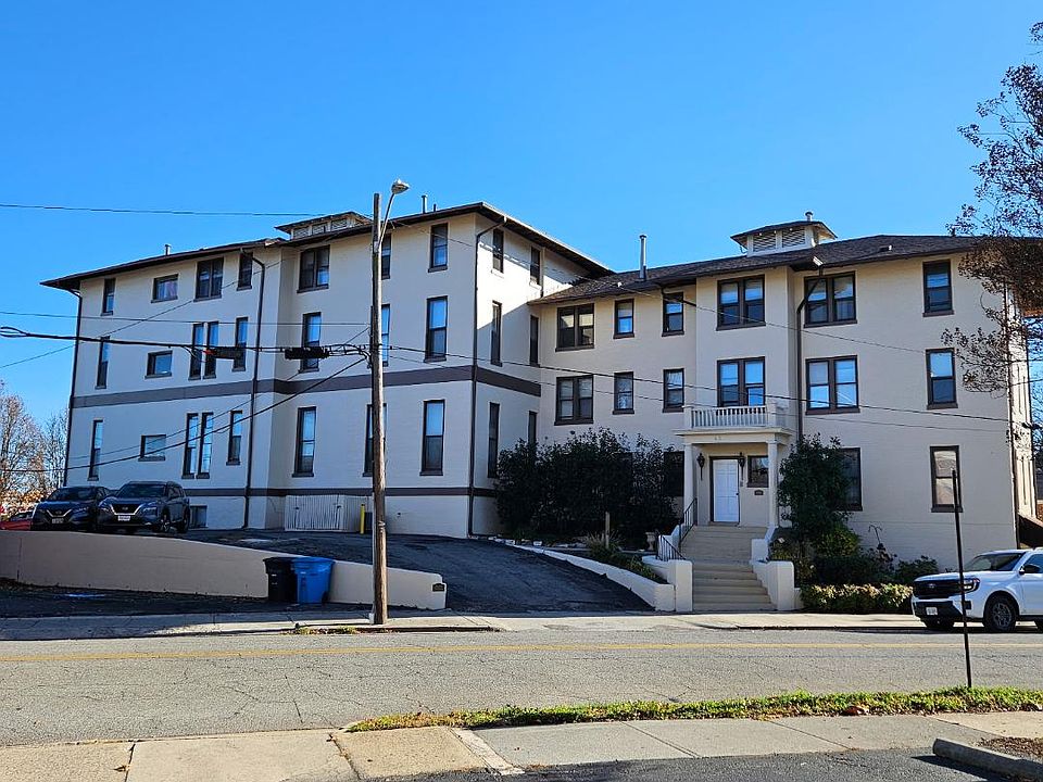 Apartment Building on Maple Avenue