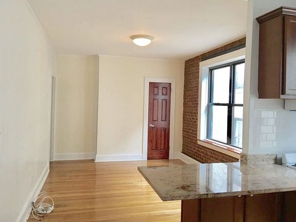 2nd image of 2154 Crescent St APT C3