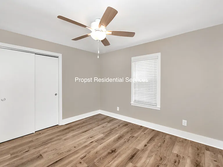 1616 McCullough Ave NE — Photo 22