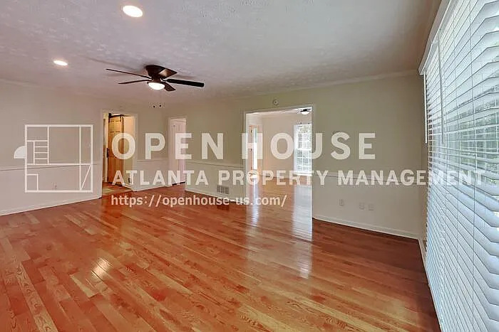 3829 Bluffview Dr — Photo 4