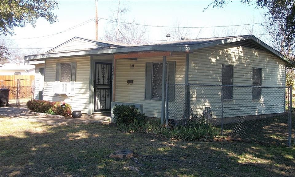 2nd image of 4525 Wiman Dr