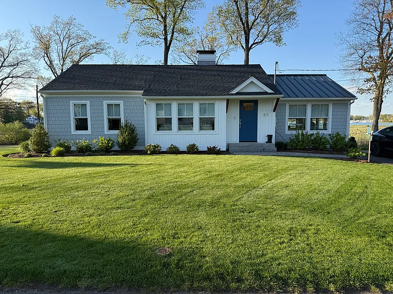 37 Fenway Rd — Photo 6