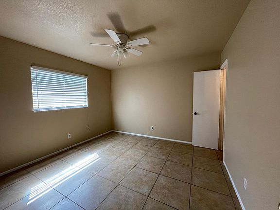 5th image of 304 Oakwood Ct