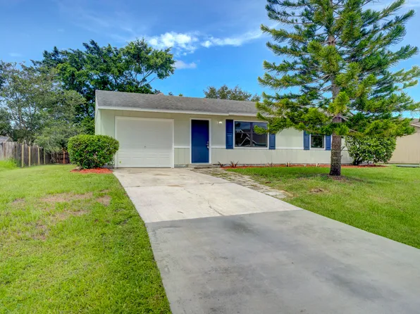 1913 SW Sunglow Street, Port St Lucie, FL 34953