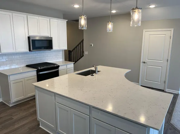 9725 4th North St, Lake Elmo, MN 55129