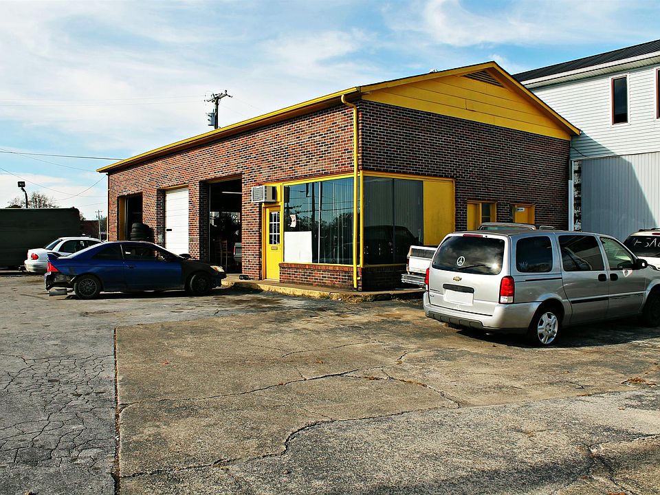 1st image of 535 Hillsboro Blvd