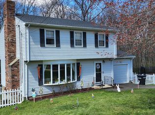 6 Woodridge Rd, West Haven, CT 06516