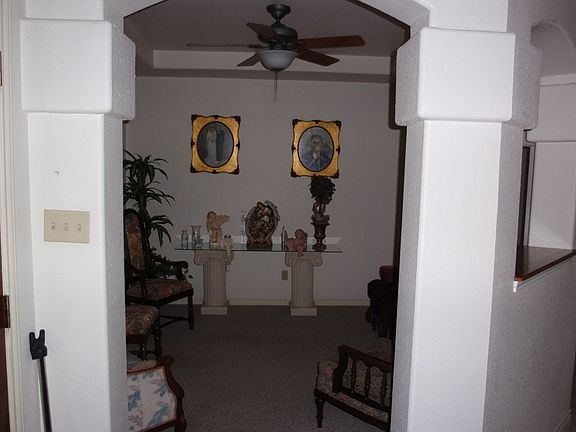 3rd image of 831 Buena Vista Dr