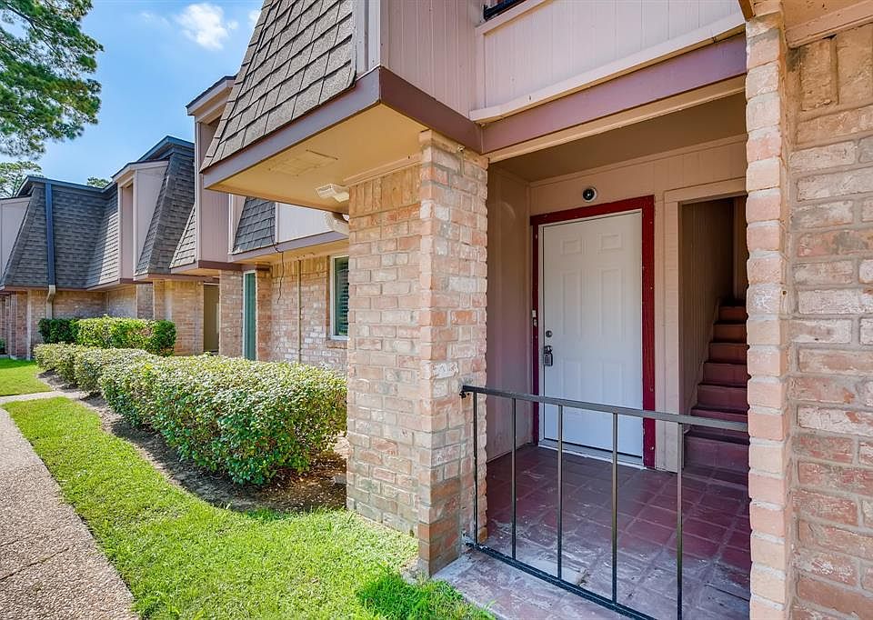 1st image of 12633 Memorial Dr APT 141