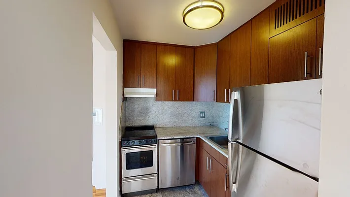 Rented by AZ REALTY NYC LLC | media 13