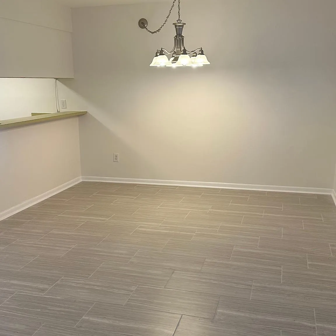 2 bed, 837 sqft, $1,700 — Photo 2