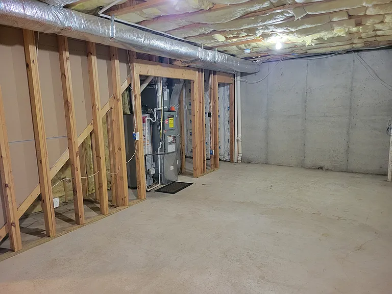 110 Amethyst Dr — Photo 39