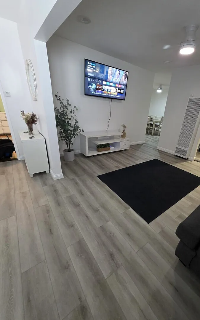 Gated 3 Bed, 2 Bath Home With Parking And Laundry! — Photo 4