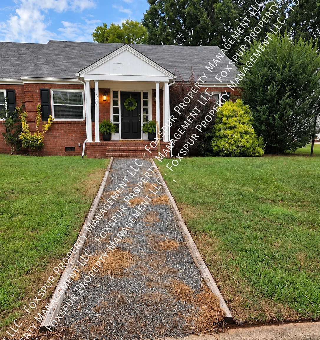 Charming Mayodan Duplex — Photo 1