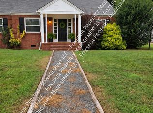 300 N 3rd Ave #B, Mayodan, NC 27027