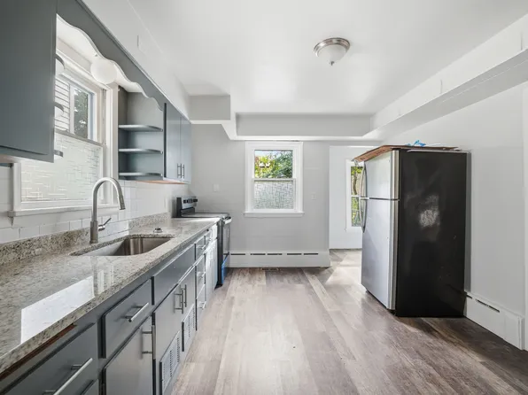 1017 E Pearson St, Milwaukee, WI 53202