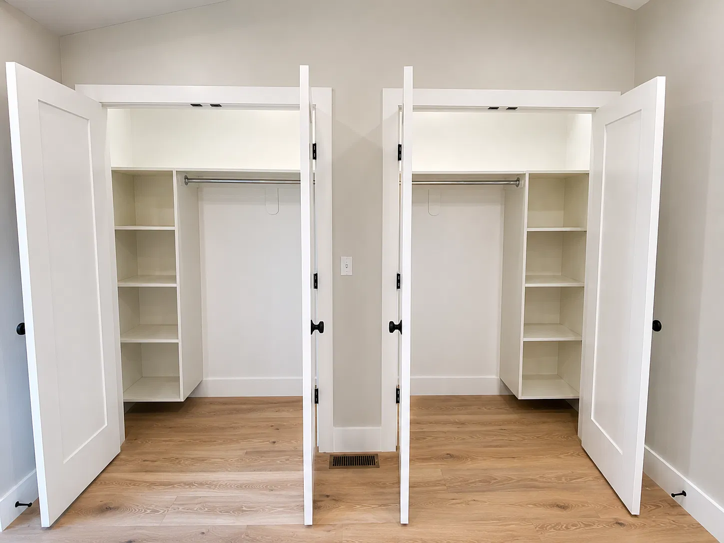 2 bed, 1196 sqft, $3,900 — Photo 4