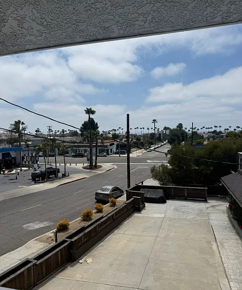 307 Avenue G — Photo 3