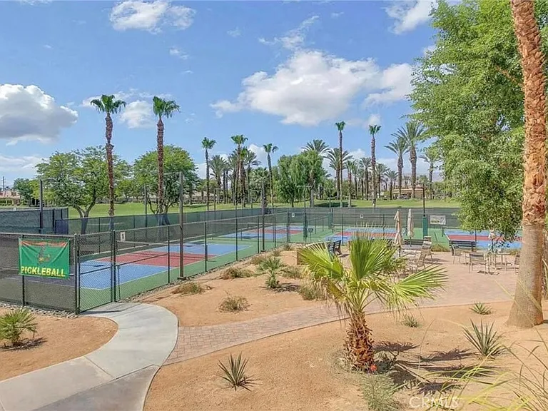 80589 Hoylake Dr — Photo 45