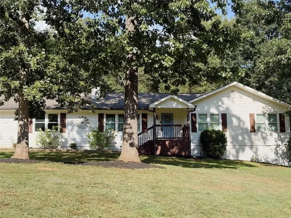 1738 Sandy Ct, Snellville, GA 30078